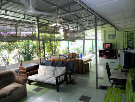 Men's Rest Area